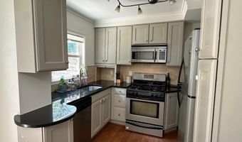 2723 FARNSWORTH Dr, Alexandria, VA 22303