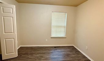 2 Radcliffe Dr, Bella Vista, AR 72714