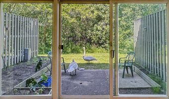 609 Watersedge Dr, Ann Arbor, MI 48105