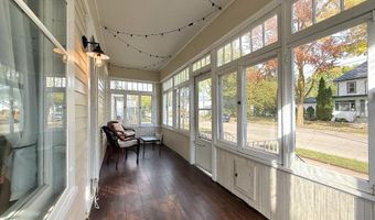 1403 N ONEIDA St, Appleton, WI 54911