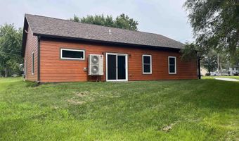 121 N 9th St, Albia, IA 52531