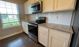 3915 SW Peachwood Dr, Bentonville, AR 72712