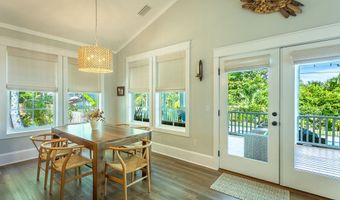 121 14th St, Apalachicola, FL 32320
