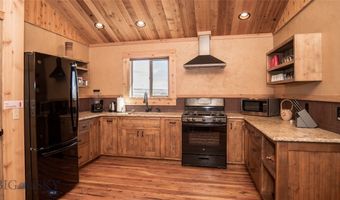 258 A Howie Rd, Big Timber, MT 59011