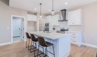 16729 Pinehurst Dr, Basehor, KS 66007