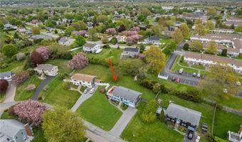 23 Algonquin Dr, Middletown, RI 02842
