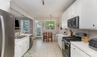 2539 Winding River Dr, Charlotte, NC 28214