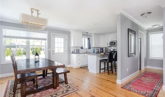 52 Bedlow Ave, Newport, RI 02840