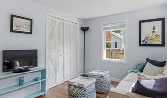 8 Presque Isle Trl, Narragansett, RI 02882