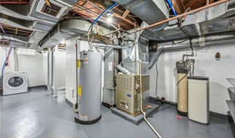 1039 Glamorgan St, Alliance, OH 44601