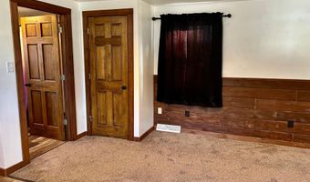 7916 MAPLE St, Argonne, WI 54511