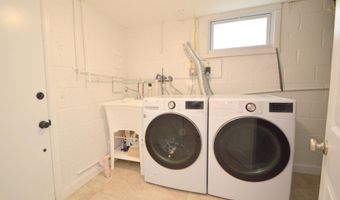 2441 N MCKINLEY St, Arlington, VA 22207