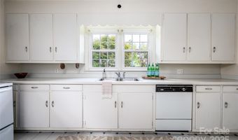 26 Lorraine Ave, Asheville, NC 28804