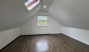 165 Greenfield Dr, Bridgeport, CT 06608