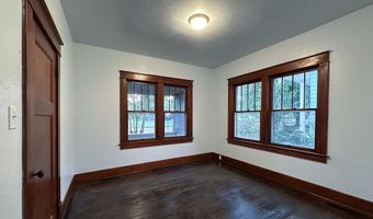 616 N 4th St, Arkansas City, KS 67005