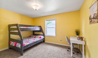 2401 White Oak Dr, Ames, IA 50014
