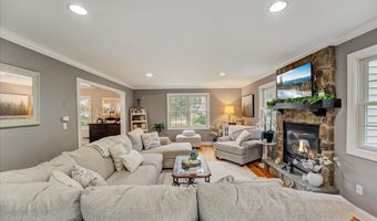 51 Normandy Ct, Middletown, NJ 07748