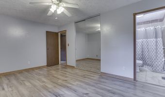 40 Village Rd, Bargersville, IN 46106