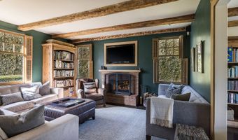 10 Pepperidge Ln, Amagansett, NY 11930