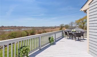 124 Houston Ave, Narragansett, RI 02882