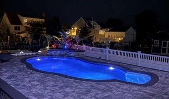 30 Berger Ave, Amityville, NY 11701