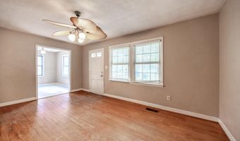 413 Seymour St, Aberdeen, NC 28315
