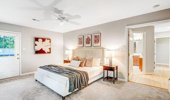 8402 CAMDEN St, Alexandria, VA 22308