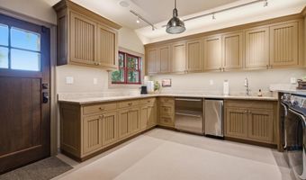 965 Eastman Dr, Bigfork, MT 59911