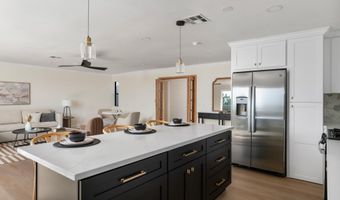 4367 Summit Dr, La Mesa, CA 91941