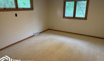 312 E Overmeyer Dr, Algona, IA 50511