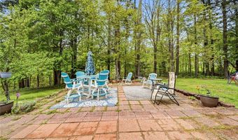 6453 Old Woods Rd, Ashtabula, OH 44004
