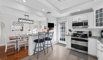 160 Grand Central Ave, Amityville, NY 11701