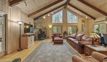 422 Bonny Rigg Hill Rd, Becket, MA 01223