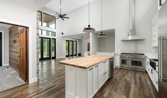 6172 Hellner Rd, Ann Arbor, MI 48105
