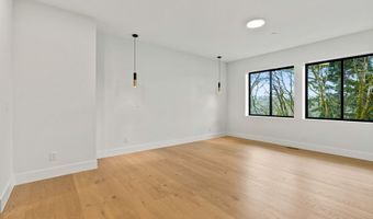 985 SE RIMROCK Ln, Milwaukie, OR 97267