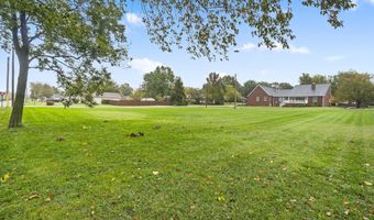 1101 Highland Dr, Aurora, MO 65605