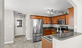 8924 VILLAGE LAKE Ln, Bartlett, TN 38002
