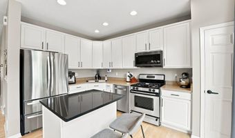 15742 Frisian Ln, Apple Valley, MN 55124