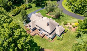 35 Foothills Dr, Avon, CT 06001