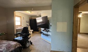 111 W Lee St, Aurora, MO 65605