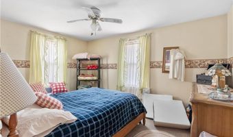 32 Union St, East Greenwich, RI 02818