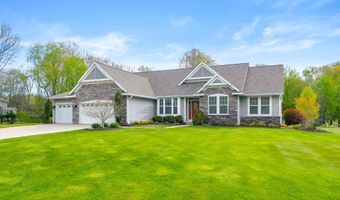 5730 Summerset Woods Dr, Alto, MI 49302