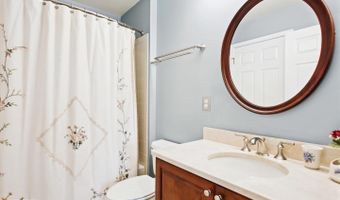 22902 N BROWN Sq, Ashburn, VA 20148