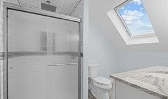 17 Selkirk Rd Rd 3, Cranston, RI 02905