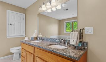 53 Ammonoosuc Dr, Bartlett, NH 03812