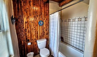2 Latilla Ln, Arroyo Seco, NM 87514