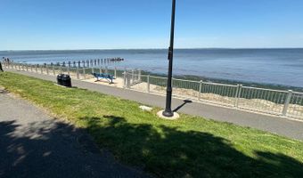 92 Woodland Dr, Aberdeen, NJ 07735