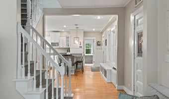 259 Middle Rd, Falmouth, ME 04105