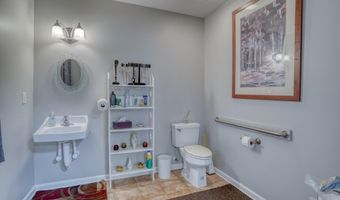 240 E CAMDEN WYOMING Ave, Camden, DE 19934