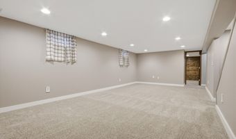 626 Willow Dr, Aberdeen, SD 57401